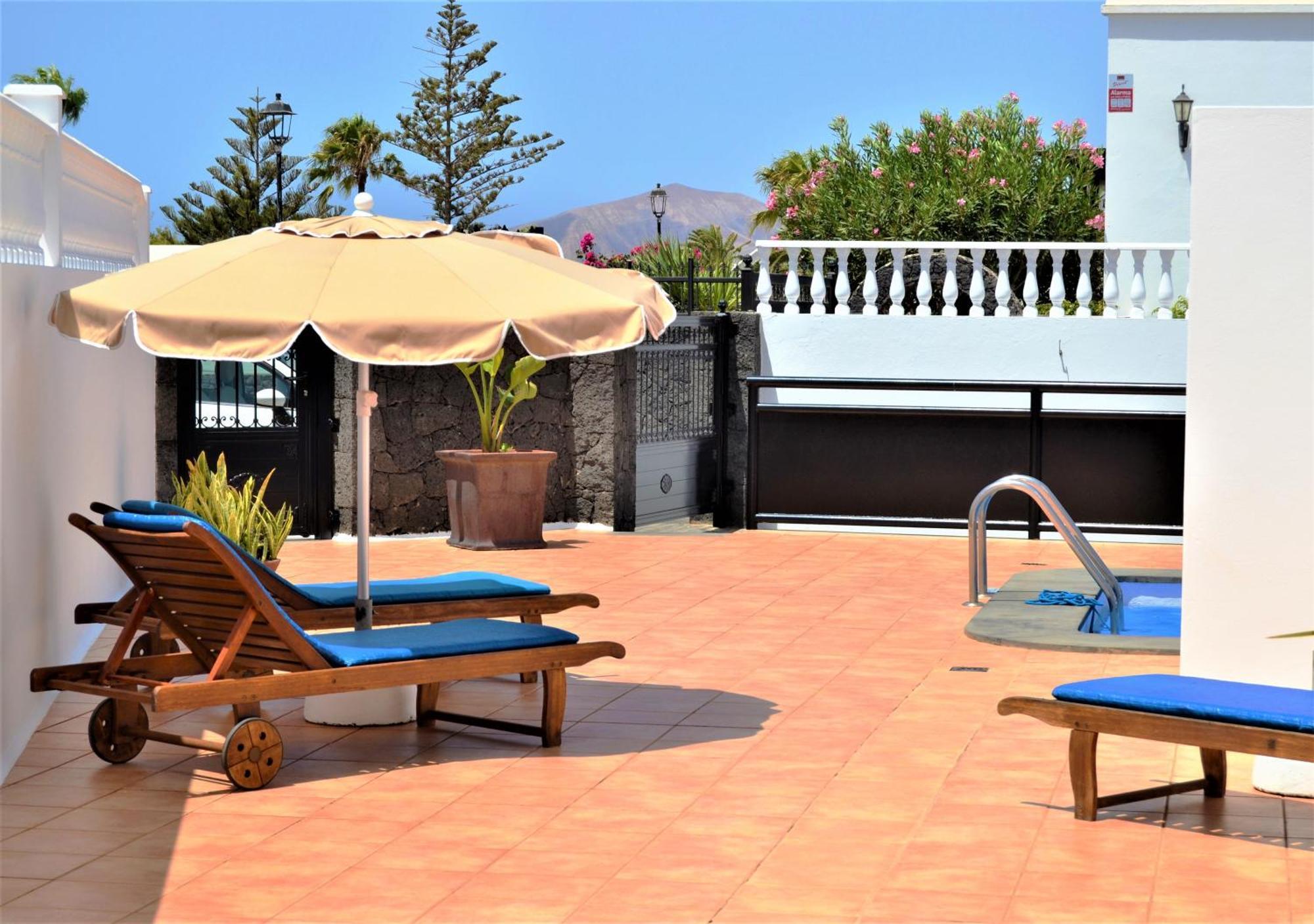 Grand Villa Famara Puerto Del Carmen Puerto del Carmen  Exterior photo