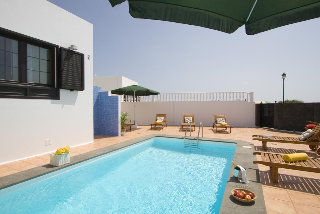 Grand Villa Famara Puerto Del Carmen Puerto del Carmen  Room photo